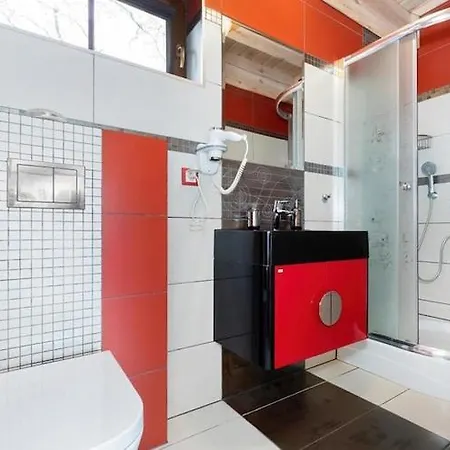 Comfortable 2 Storey *